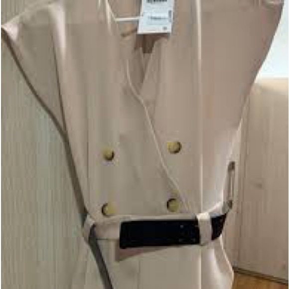 Cream Short Set - Picture 5 of 9